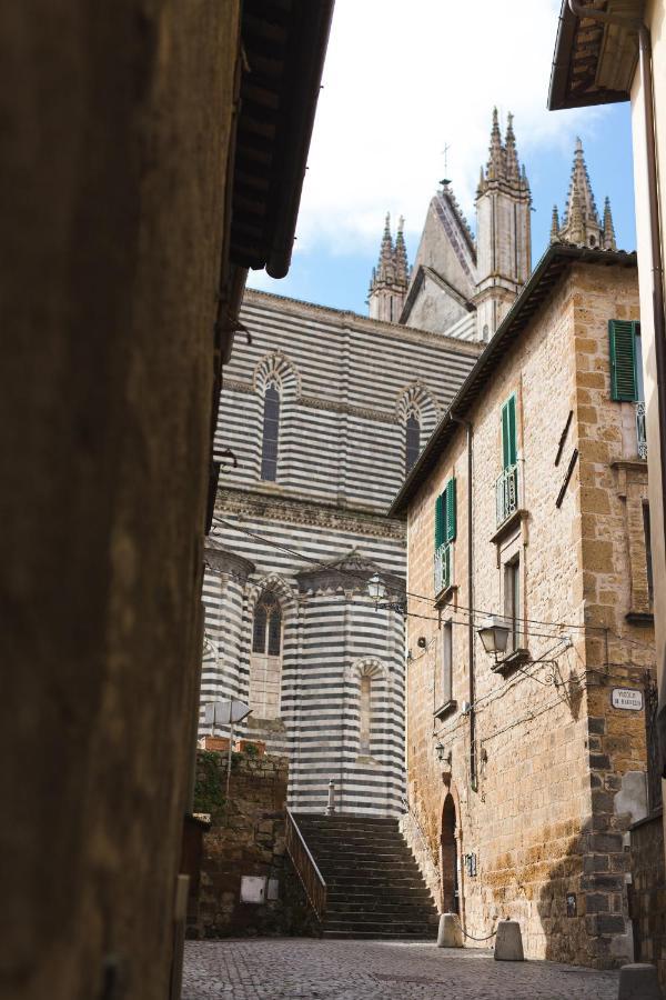 Ad Un Passo Dal Duomo Apartment ออร์เวียโต ภายนอก รูปภาพ