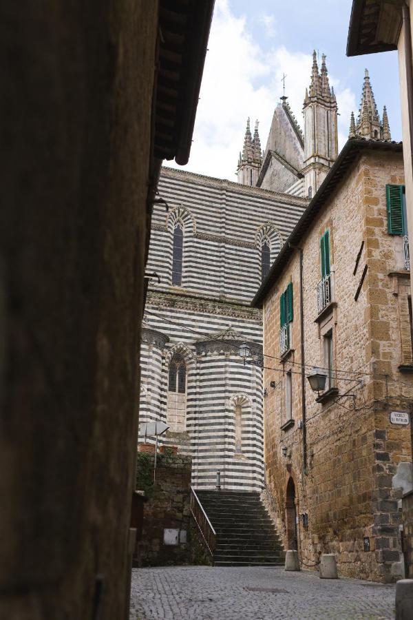 Ad Un Passo Dal Duomo Apartment ออร์เวียโต ภายนอก รูปภาพ